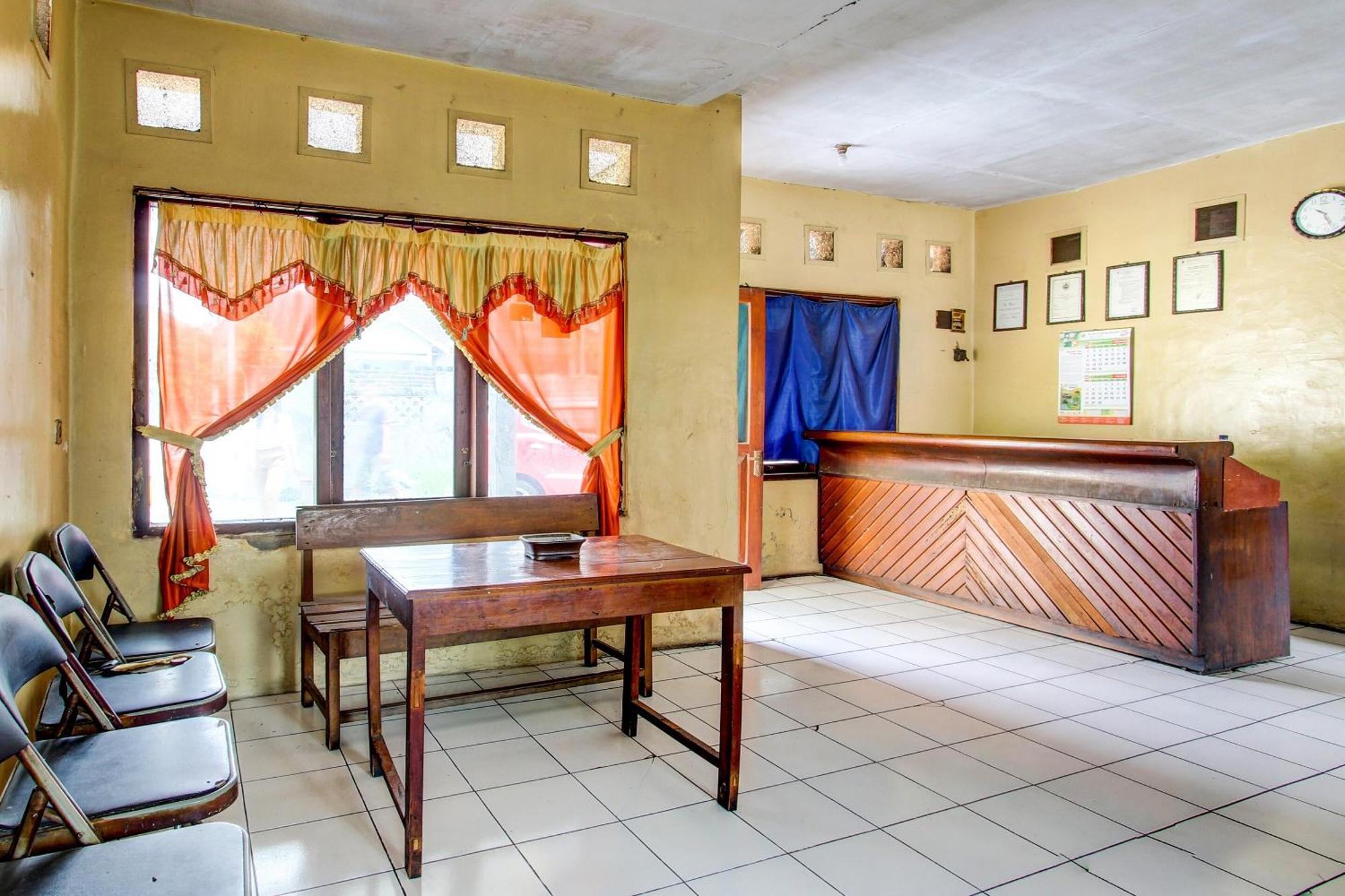 Spot On 92336 Hotel Sukowati Solo 外观 照片