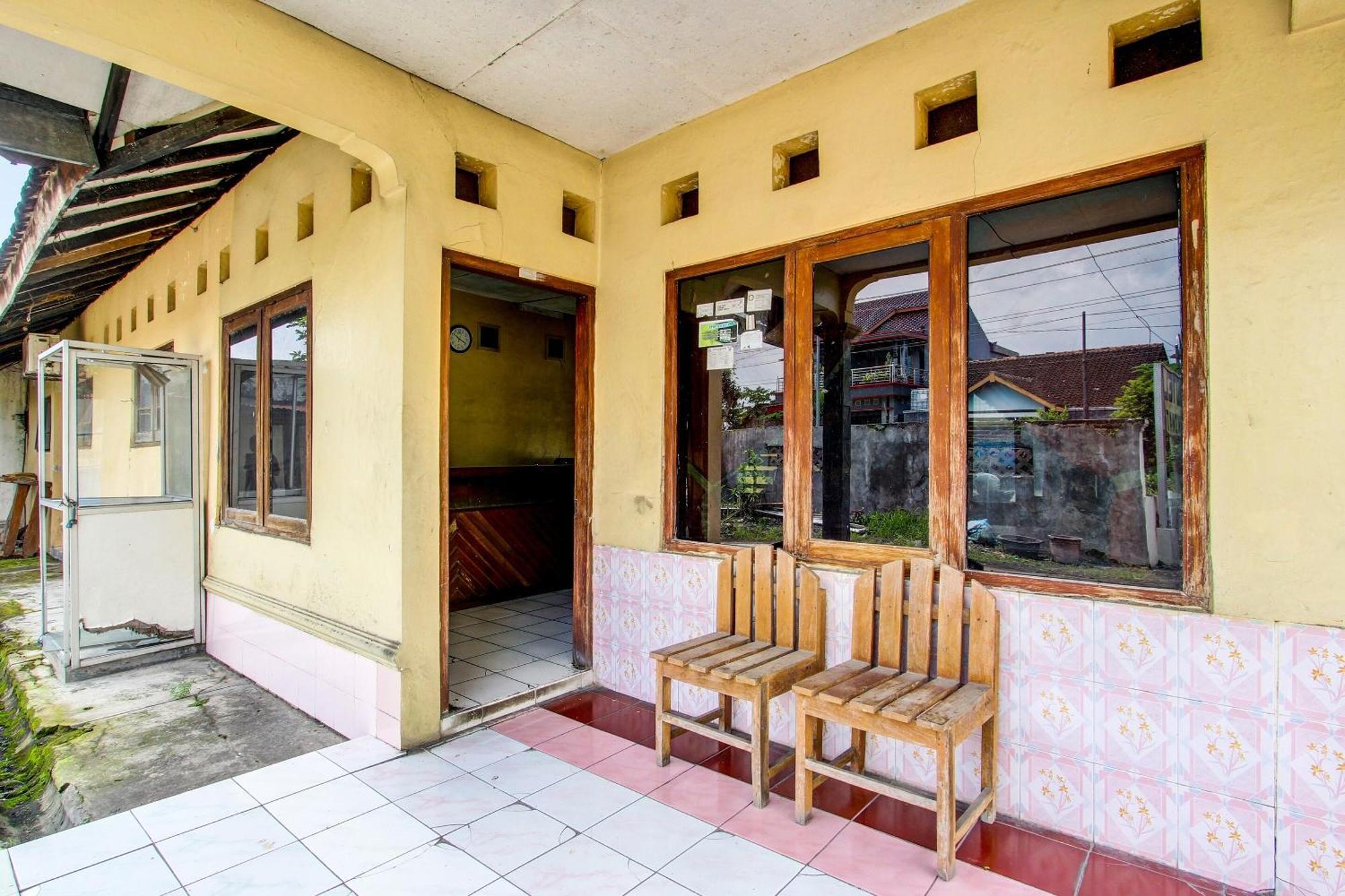Spot On 92336 Hotel Sukowati Solo 外观 照片