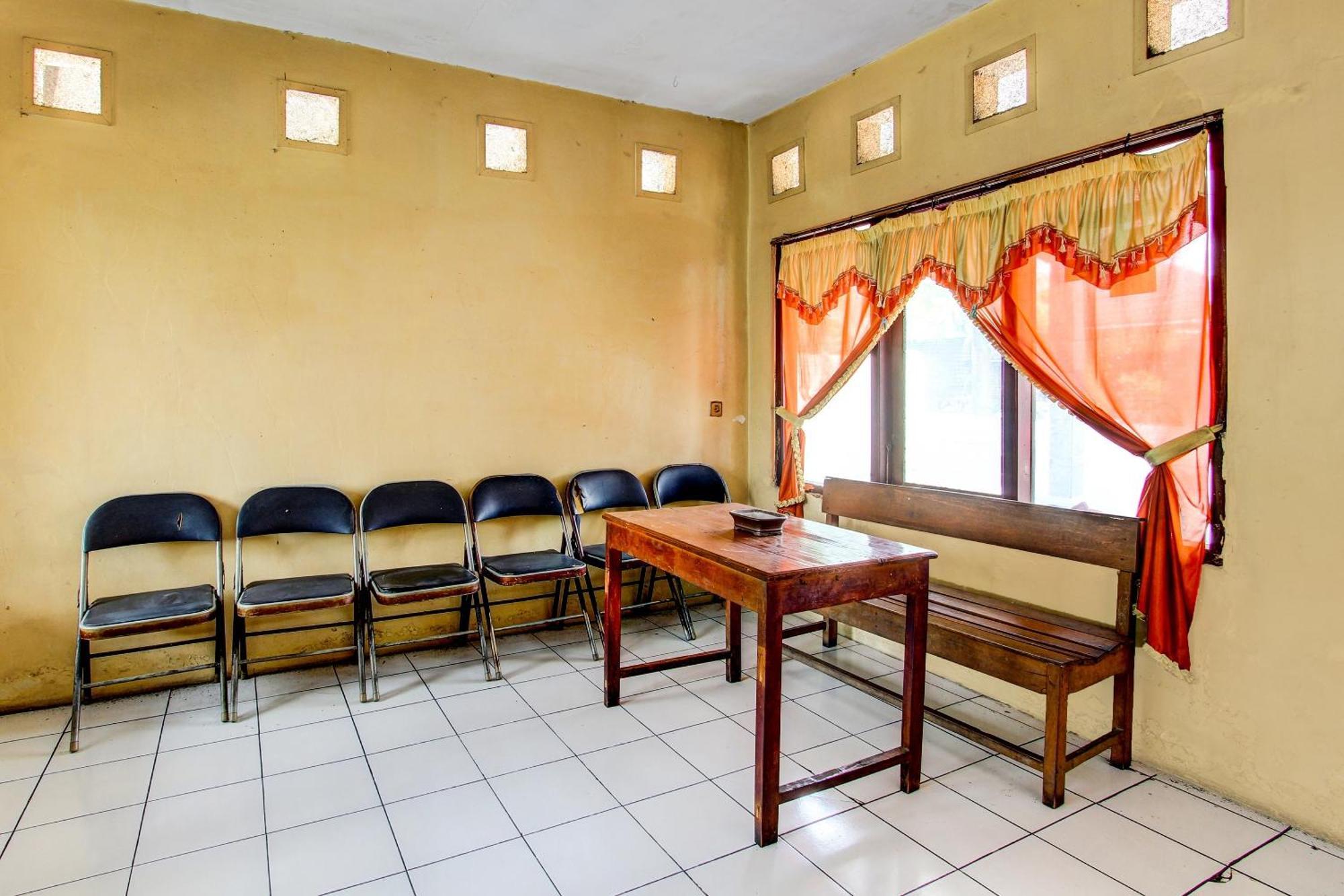 Spot On 92336 Hotel Sukowati Solo 外观 照片